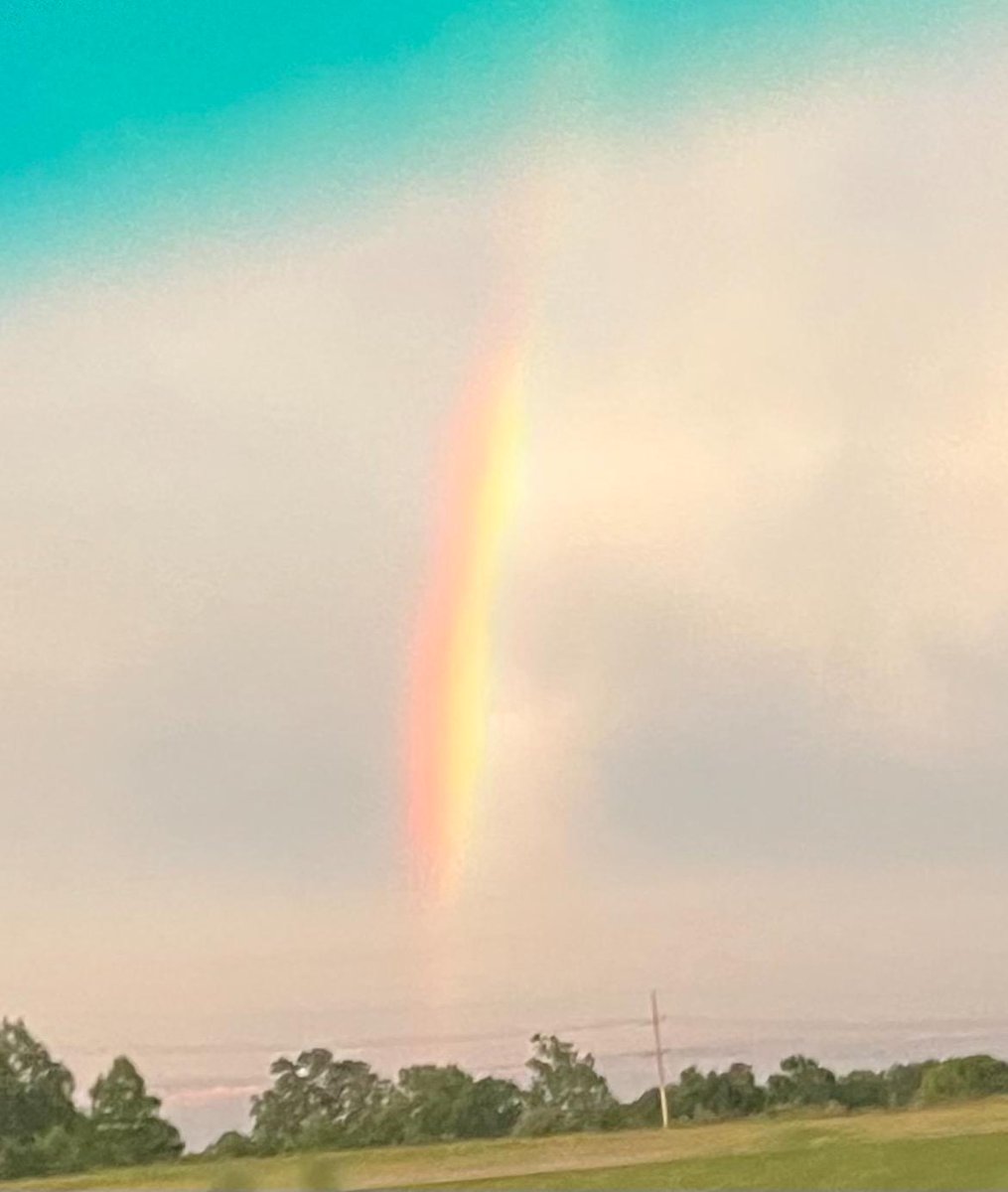 OWNovacekOWLS's tweet image. Rainbow 🌈 over @RocketsRR house tonight. Prayers for the Ernst Family tonight! #ErnstStrong