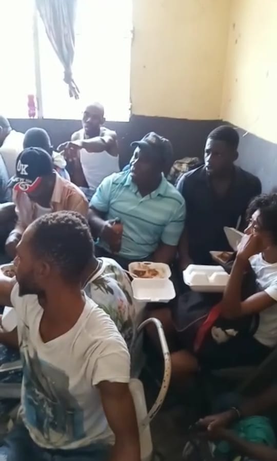 Urgent:-Tous les passagers enlevés par le gang " 5 Segond " ont été remis en liberté. Après avoir libéré ce matin une vingtaine de personnes, les bandits ont décidé cet après-midi de libérer les autres otages. L'information est confirmée par le syndicaliste Méhu Changeux!