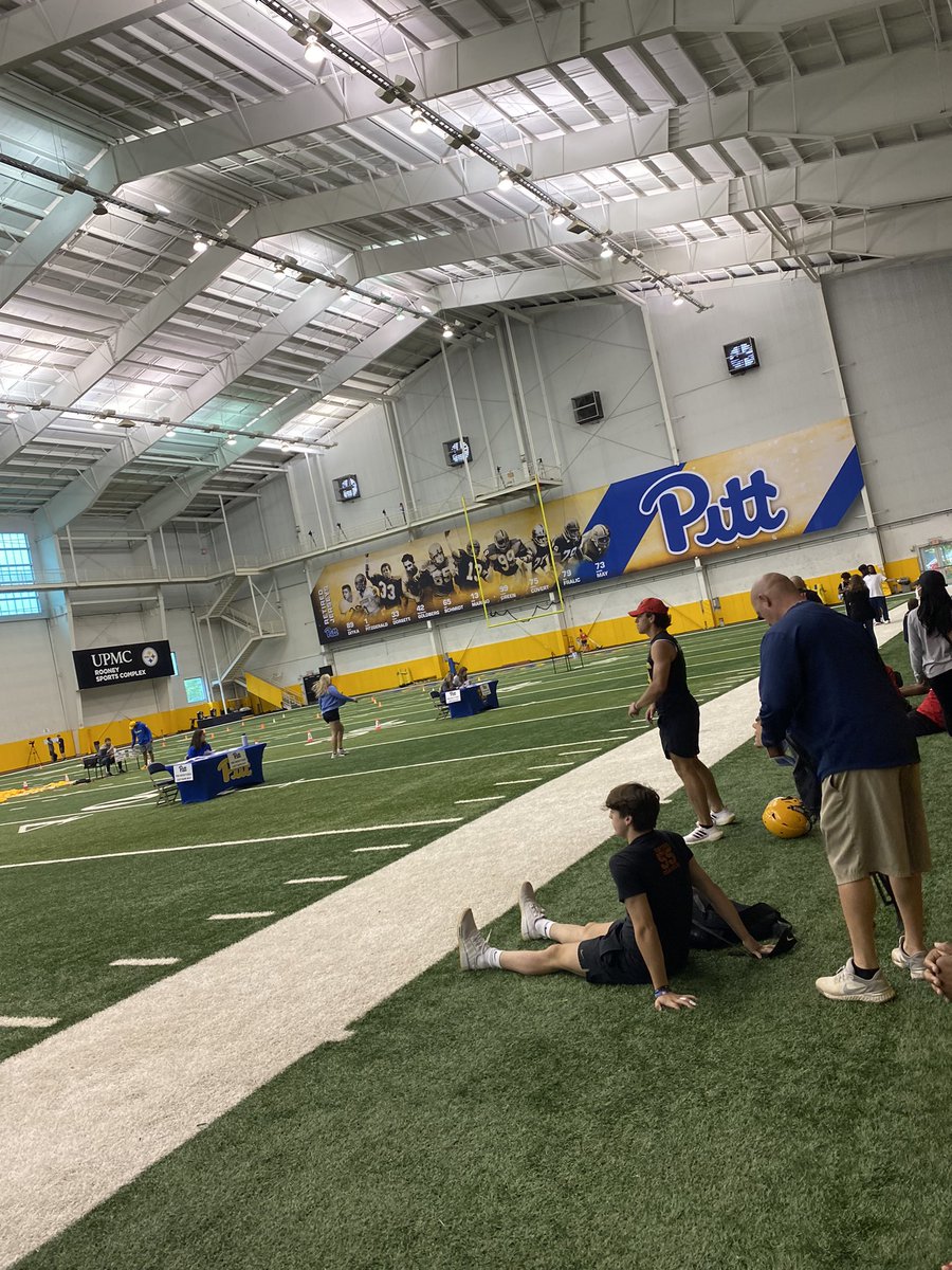 5kk_ronn's tweet photo. Had a good time attending and competing at the @CoachDuzzPittFB @Pitt_FB football camp ! It was a great opportunity to work with @CoachAPowell.

@HilltoppersFB @mj_sbbm4keys @CoachLongUNM @coachlondonIII @Nemo_Washington @street_ralph @Stansfield_Matt @CoachHageman406 @EDGYTIM https://t.co/x2P4yHms4f