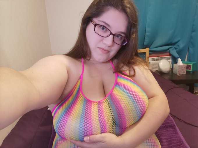 Forgot I bought this rainbow outfit. Found it in the back of my closet. https://t.co/uqMO636lwk<a href="/tag/mvsales"class="tags"><span>#mvsales</span></a>
