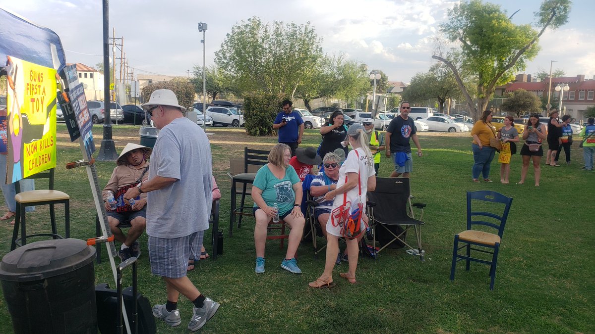 mfoltucson's tweet photo. #MarchForOurLives 
#mfoltucson
#MarchForOurLivesJune11 https://t.co/FcWnhmpQfj
