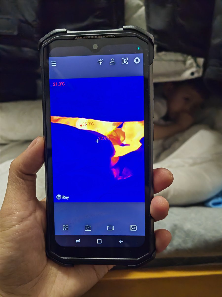 smartphonesfans's tweet photo. #Doogees98pro thermal image. @DOOGEE_official https://t.co/VT5F2hgIjR
