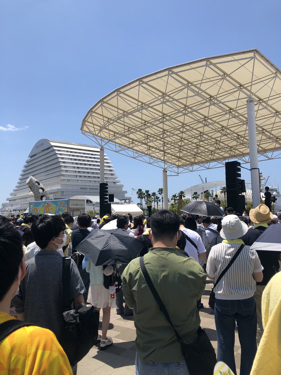 yasuo1220's tweet photo. #イエローをかかげよう
#伊藤たかえ
#全国とつながろう

メリケンパークにて
伊藤たかえ　応援きてます https://t.co/DjtkGEUpkg