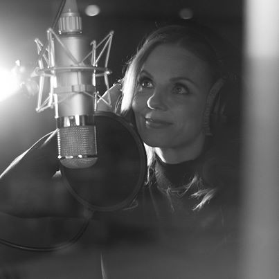KhrisTHM's tweet photo. In studio (june 12,2017) #GeriHorner #GeriHalliwell #2010s #SpiceGirls #GirlPower #blackandwhite https://t.co/w70u6xI0j0