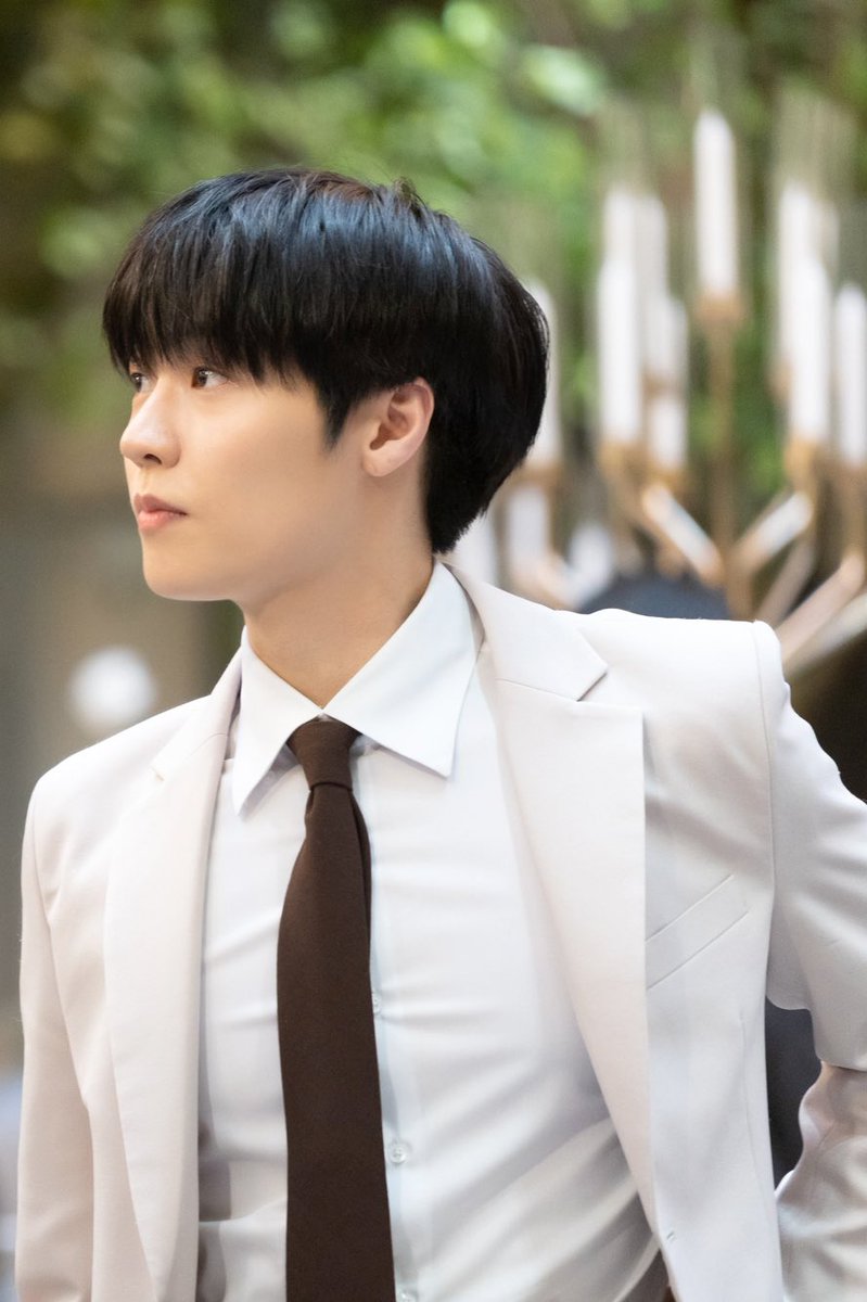 _921031's tweet photo. 수트 잘어울려 이뽀 https://t.co/lr20LNmDhC