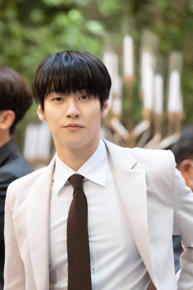 _921031's tweet photo. 수트 잘어울려 이뽀 https://t.co/lr20LNmDhC