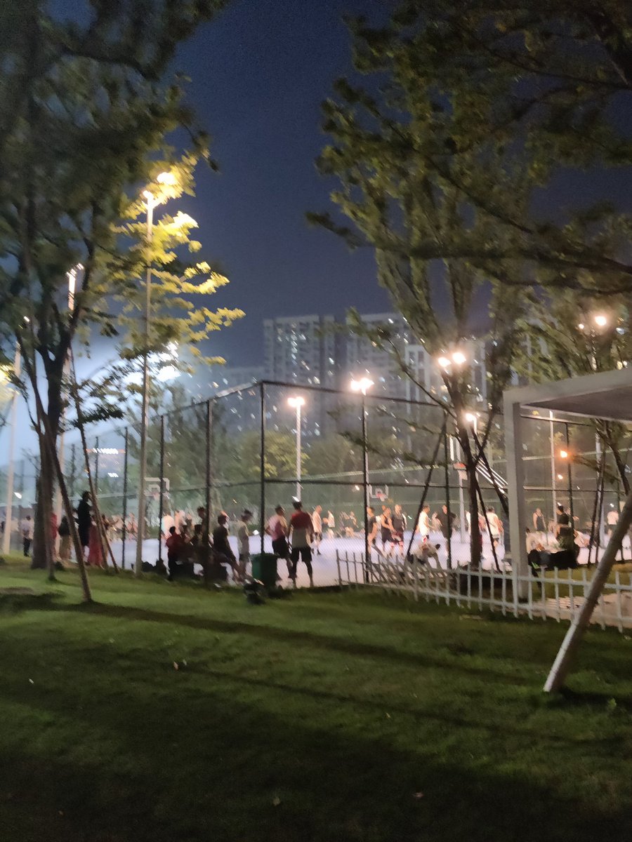不要因为5分钟的不开心，影响了剩下的23小时55分的心情。既然上了生活的贼船，就要做一个快乐海盗！