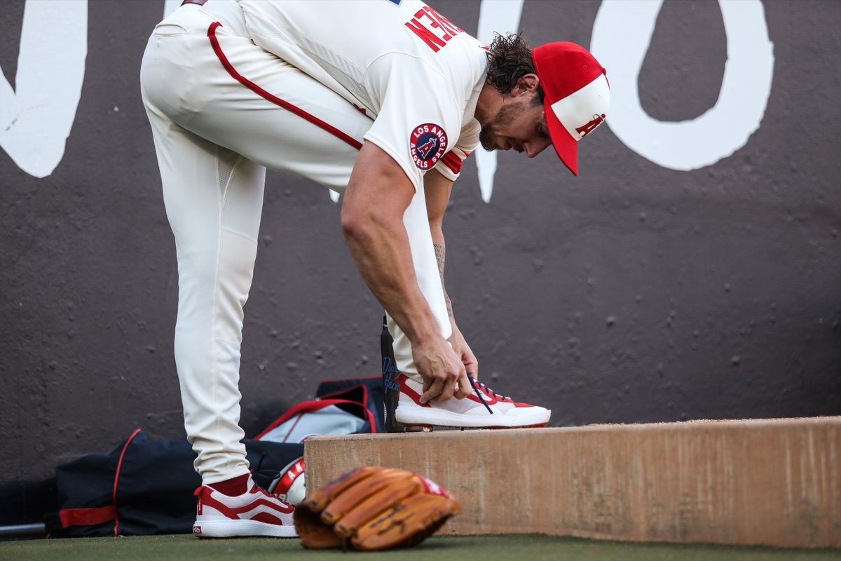 MLB's tweet photo. The @Angels City Connects are too clean. https://t.co/qGV6QKk515