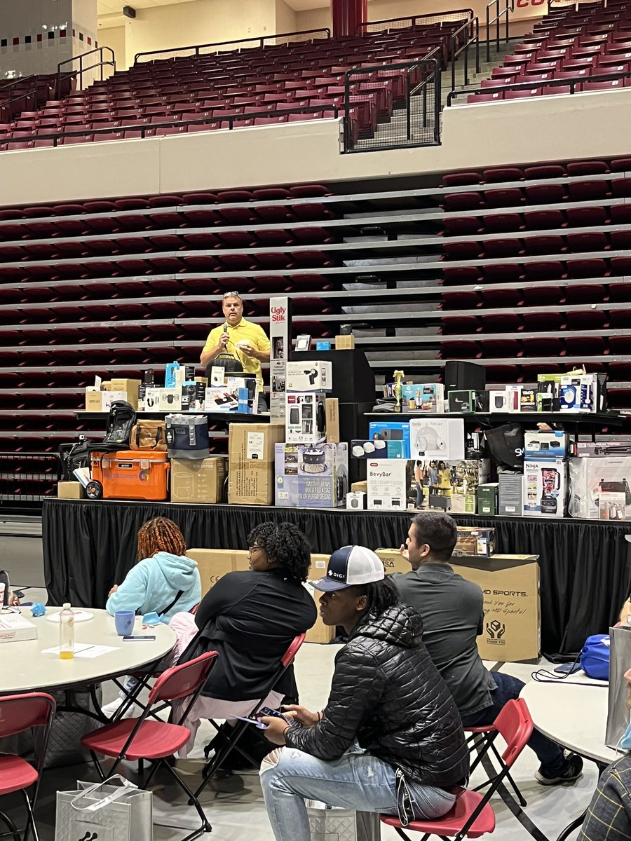 JackWGreen's tweet photo. Shout out to @Borlandt and the @UnionSchools IT Team from our @TheOKCMacMan & @Adiranow Teams for a fantastic Tulsa Area Schools Technology Symposium for 2022—thank you for all you do for students, teachers, & schools!
#TASTS #MakingITwork https://t.co/XKlzpPdr2S