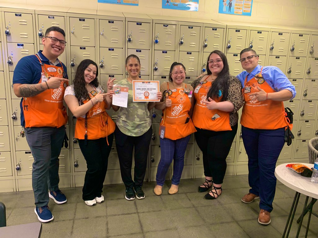 christina alarcon 🛠🧡 tweet media