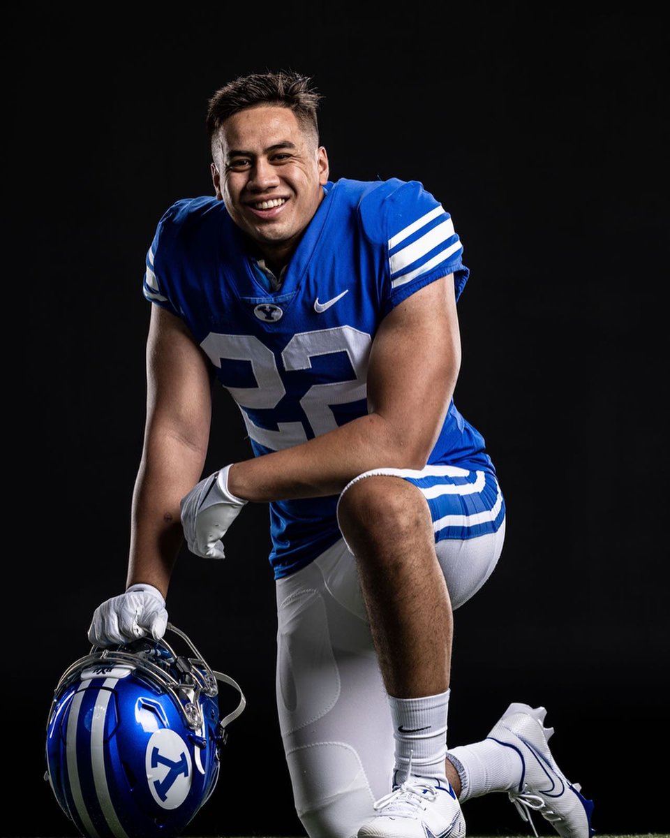 EnochNawahine's tweet photo. Turning dreams into reality🤍💙

#Committed
#GoCougs https://t.co/xXclA8JTiT