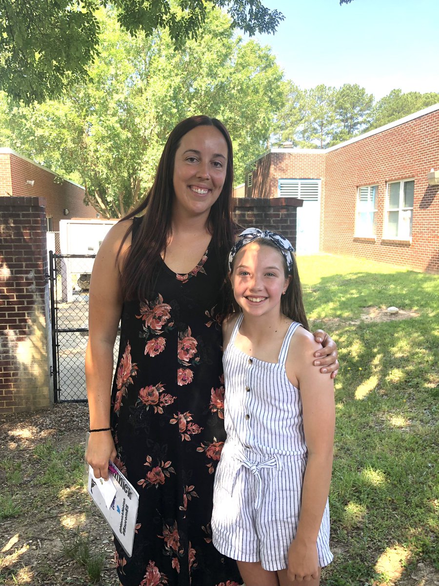 andreayoung75's tweet photo. Thank you @baucomes for giving my kids such a great elementary school experience. We will always be so grateful for our Baucom family! Miss it already.
#riseabove #clearedfortakeoff #classof2029 https://t.co/0HjvJaXGoP