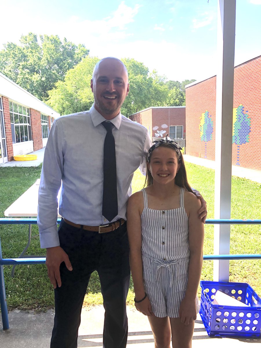 andreayoung75's tweet photo. Thank you @baucomes for giving my kids such a great elementary school experience. We will always be so grateful for our Baucom family! Miss it already.
#riseabove #clearedfortakeoff #classof2029 https://t.co/0HjvJaXGoP