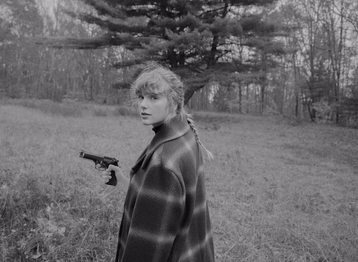 tisthedamnseven's tweet photo. A rare photo of a fearless Katipunera, Taylor Maria Batumbakal Dimatulac Swift, on her way to fuck the patriarchy. #rp612fic https://t.co/0wsYR9u6Xm