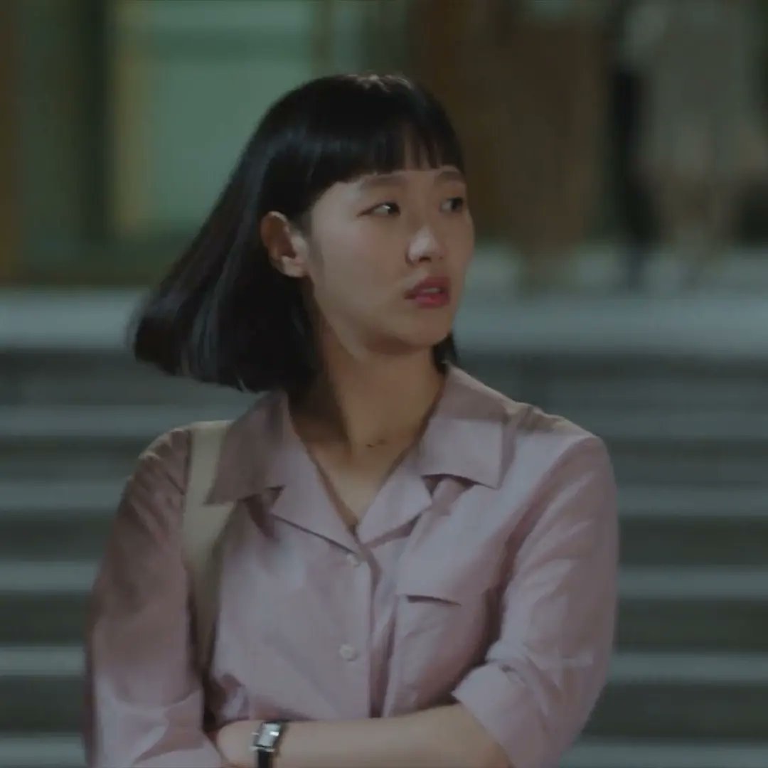 kdrama__fashion's tweet photo. Kim Go-Eun wore URAGO Pocket Half Shirt, Pink ₩74,000 in TVING Drama, Yumi's Cells Season 2 Episode 1.
Cr: https://t.co/xtAZ2CU6Xq
#kimgoeun #김고은 #유미의세포들2 #yumiscells2 #URAGO #유라고 #드라마패션 #kdrama_fashion #kdramastyle https://t.co/NuX1w6gKoj