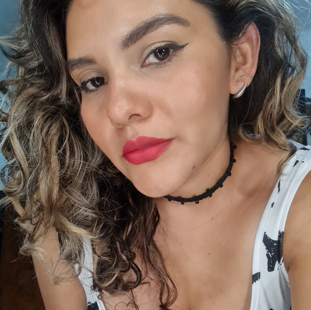 sunny_lv's tweet photo. #NuevaFotoDePerfil https://t.co/zJpgt1LRYs