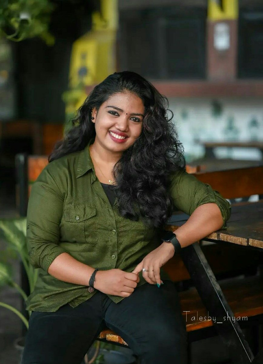 KollywoodCinima's tweet photo. #NeethuKrishna Latest Click
#KollywoodCinima https://t.co/s7V76rGVFM