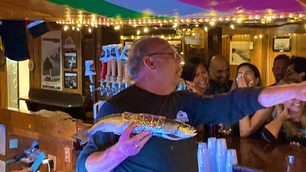 ELHELOUA's tweet photo. The best way to end #CNS22 #Screech #kisstheCod https://t.co/KhkKQjEKfe