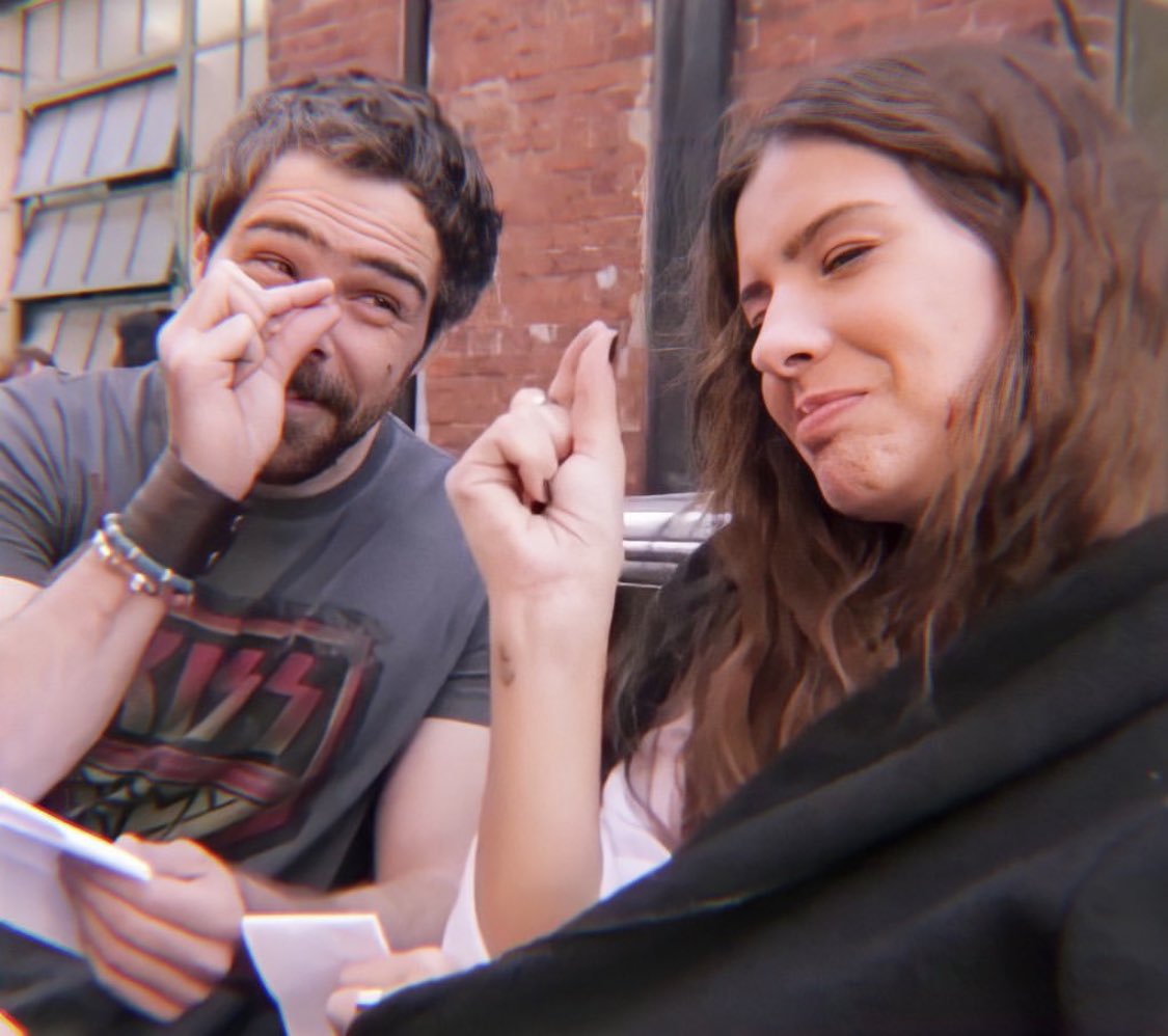 Eugejapanese's tweet photo. Que manera de amarlos desde siempre💘 @chinasuarez #ChinaSuarez #peterlanzani #eugeter https://t.co/ve2Y4nt0J4
