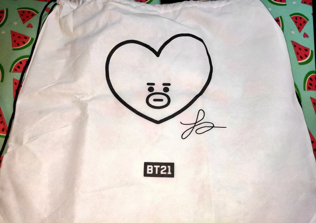 PurpleWinter7's tweet photo. [Urgent Selling] Help RT 💜
#BTS membership kit unsealed~

6th army kit - 450php
Inclu: OB+Photobook+notebook+Seokjin user guide
7th army kit - 500php
Inclu: OB+Pouch+magnetic bookmark+TaeJin pc+Taehyung user guide

950 for both with Tata Tote bag.

Wts/lfs Onhand https://t.co/vbhN3hcHJL