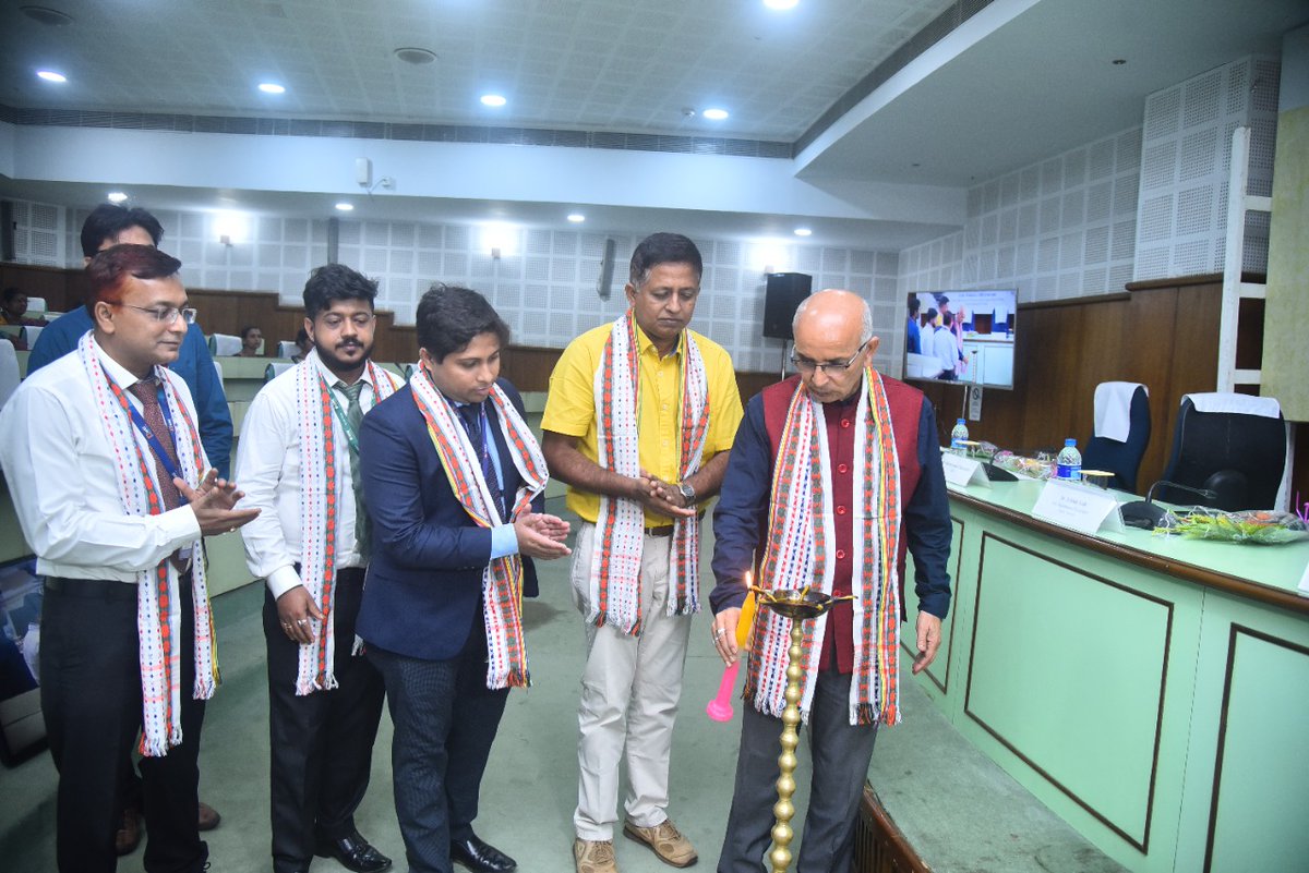DIPAMevent's tweet photo. DIPAM, Ministry of Finance celebrated "Azadi Ka Amrit Mahotsav" on 10.06.2022 from 4:00 PM in 75 cities across India. Some iconic moments of the conference held at Agartala, Tripura. #DIPAMCelebratesAKAM #AmritMahotsav #DIPAMIconicDay https://t.co/rfJ5zXvF3i