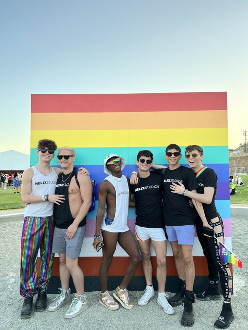 LA Pride is a blast! 

#Pride https://t.co/JHGxYQPen1