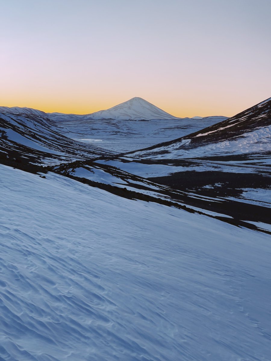donmarqvez's tweet image. I&apos;m a bit lost here but currently exploring the remote highlands in Argentine Andes 🤍❄️ #ItsTimeToBuild
