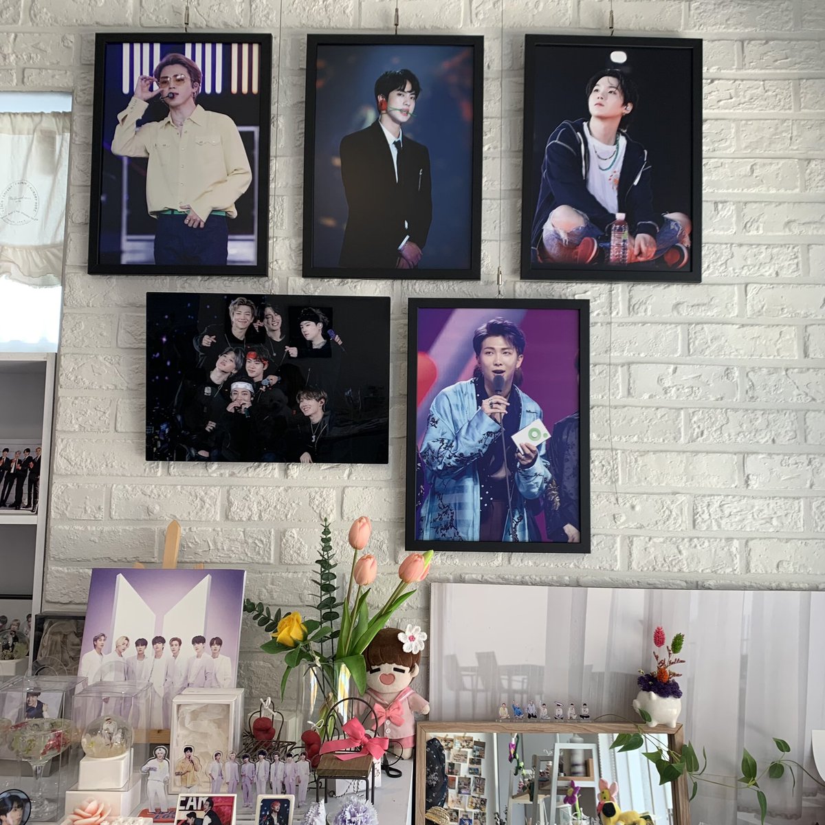 acarian22's tweet photo. 탄이들 9주년 추카포카🎂💜
9주년 이벤트 사부작 왔찌요!!
이쁘고 멋진 사진들 가득가득
천사님들의 한가득한 나눔 감사합니다☺️

#밤이_깊을수록_더_빛나는별빛_bts
#너희에게_스며든_보라빛시간_9년
#너희에게_스며든_보라빛시간_3288
#0613_너희와_우리_화양연화의_시작 https://t.co/TsCNvtJl6J