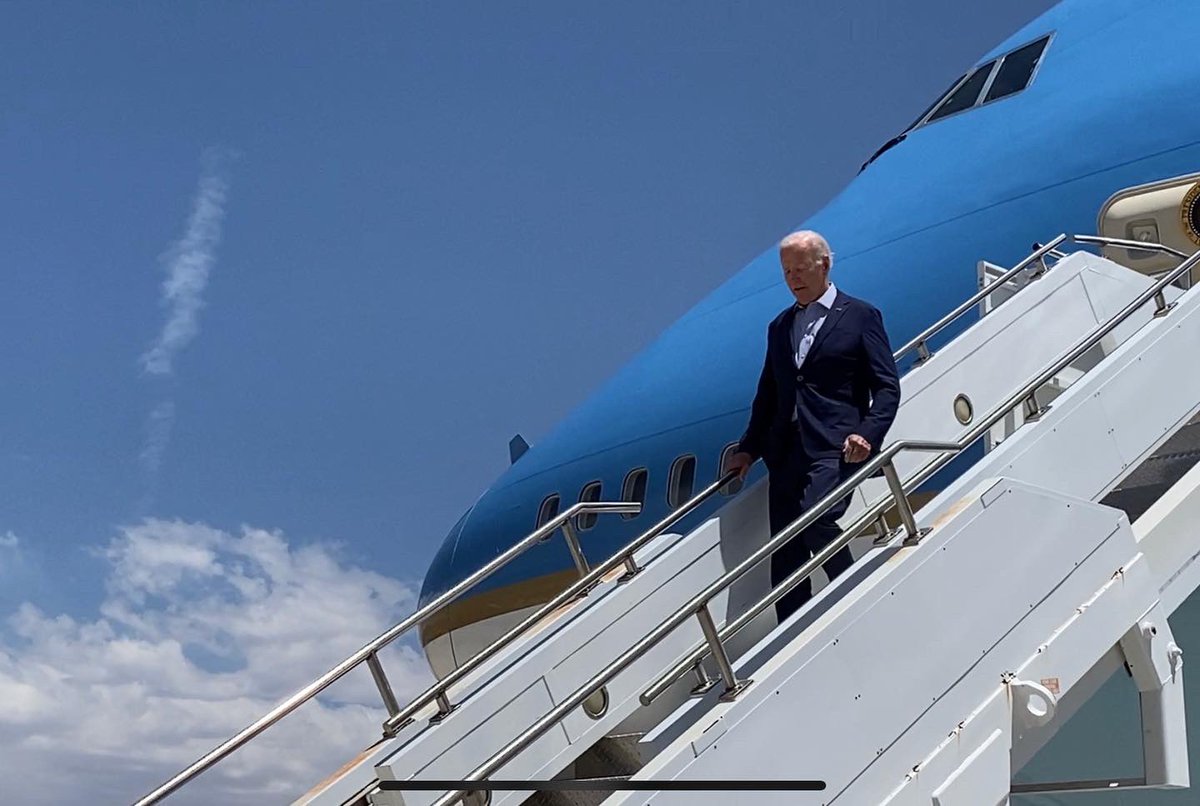 NezForAZ's tweet photo. PRESIDENT NEZ WELCOMES U.S. PRESIDENT JOSEPH R. BIDEN 06.11.22

Photo credit @rosalesquique https://t.co/ttMjkIdc8F