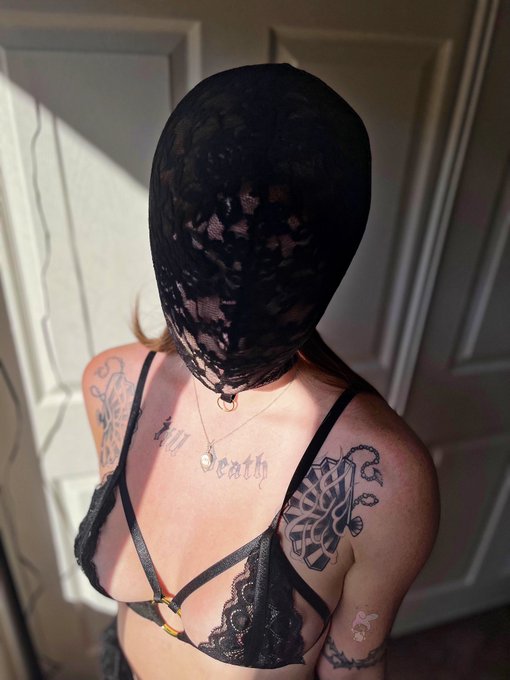 This mask is just so hot https://t.co/Wf6OC1qmfR