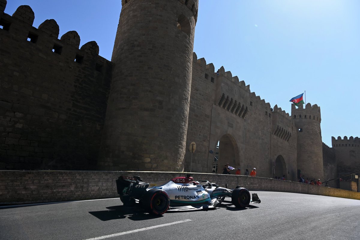 FTX_AU's tweet photo. Been waiting all week to see this fly through the streets of Baku. Good luck to our mates at @MercedesAMGF1 @LewisHamilton @GeorgeRussell63 https://t.co/3w1STugyoK