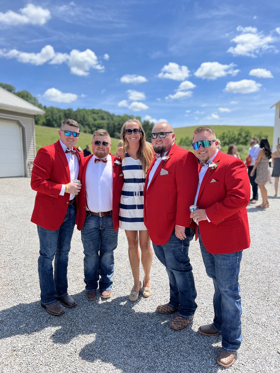 tera1405's tweet photo. One of my favorite humans got married today!❤️💍😍 Family isn’t always blood!🫶🏽👇🏾🙌🏾 https://t.co/gS1j0V5ihq