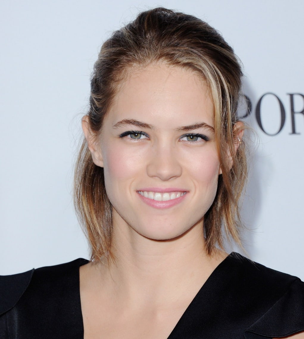 Happy Birthday to the lovely Cody Horn. 