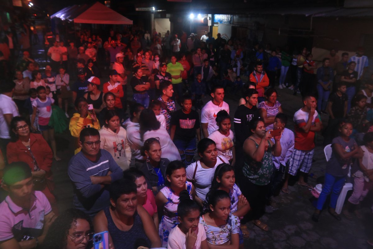 InturJinotega's tweet photo. Familias wiwileñas disfrutan esta noche la presentación de Vía Libre, como cierre del Festival de Polkas y Mazurcas.

#NicaraguaÚnicaOriginal
#VisitJinotega
#InturNicaragua https://t.co/QAlW3AwN1K