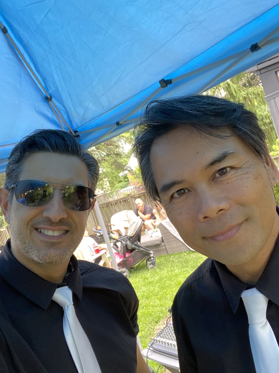 Two of the @starlitedrmers Jay and Lloyd rocked out some good ol’ 50’s tunes at a backyard party in Guelph! 

#thestarlitedreamers
#starlitedreamers
#dreamerduo
#50srocknroll