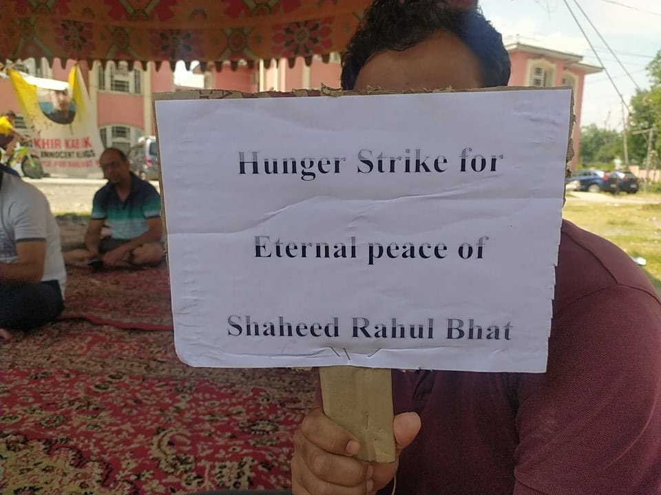NituBhat4's tweet photo. #savekashmiripandits 
#noblesoulrestinpeace
#shaheedRahulbhai
Rahul bhai amar rahai 
@allpmforum 
@pmo
@republic 
@UrbanMonk30 
@FatherOfAbraham 
@woke_Kashmiri 
@OfficeOfLGJandK https://t.co/jW02CFadnX