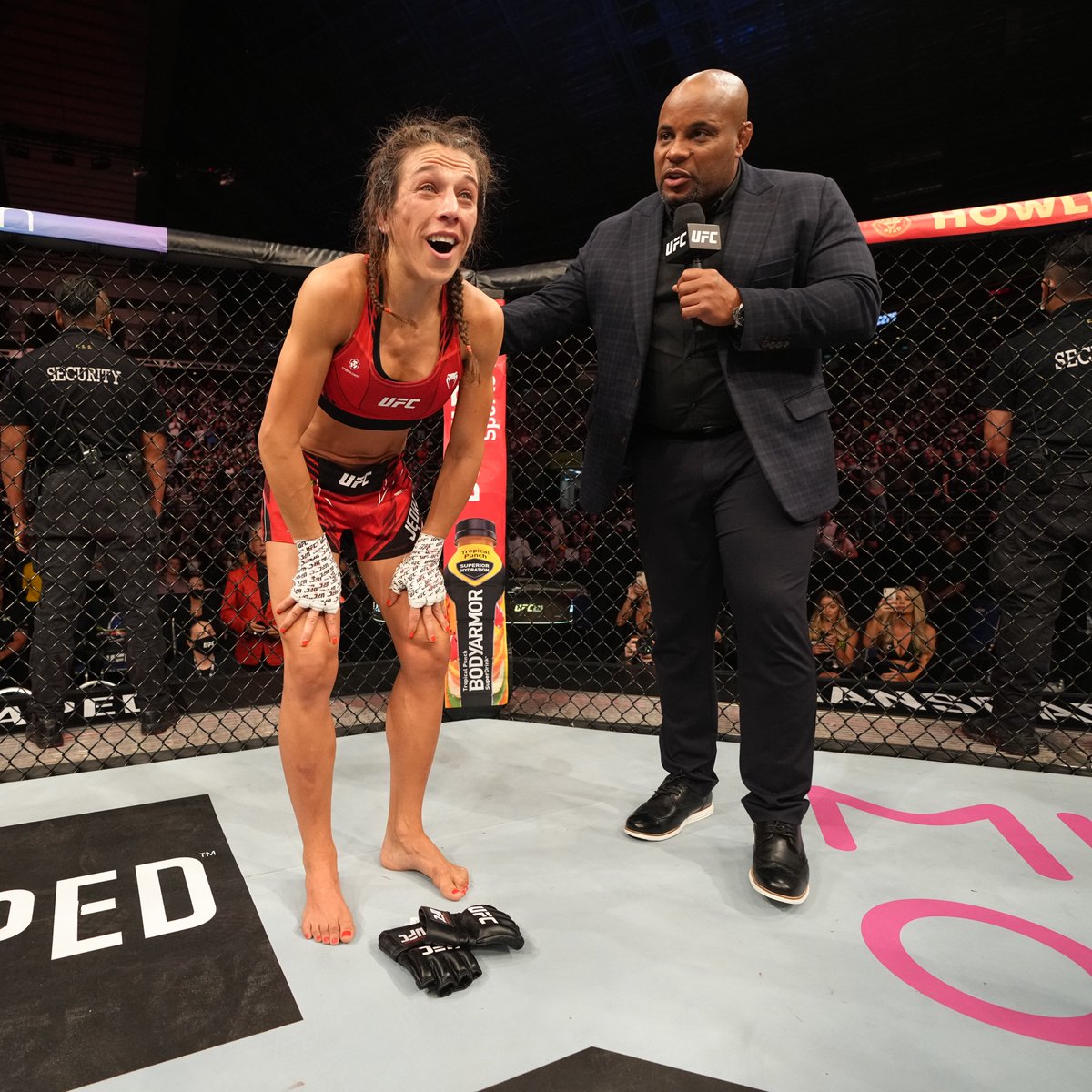UFCEurope's tweet photo. Forever the strawweight queen. 👑❤️ #UFC275 https://t.co/1I5t9wuBJq