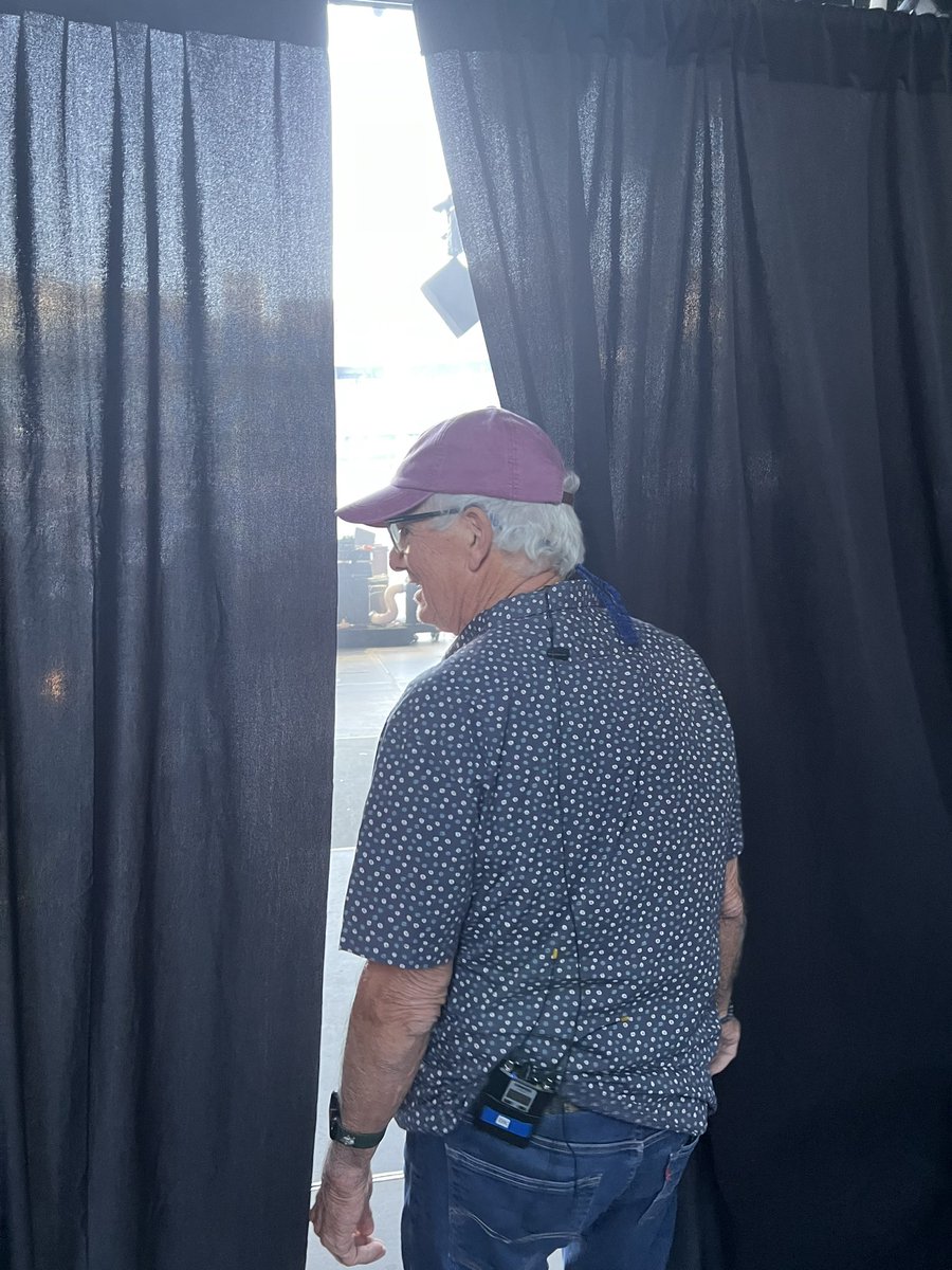 BKreutzmann's tweet image. It’s like riding a bike. Just ask Hofmann. #setbreak #billthedrummer #deadandcompany