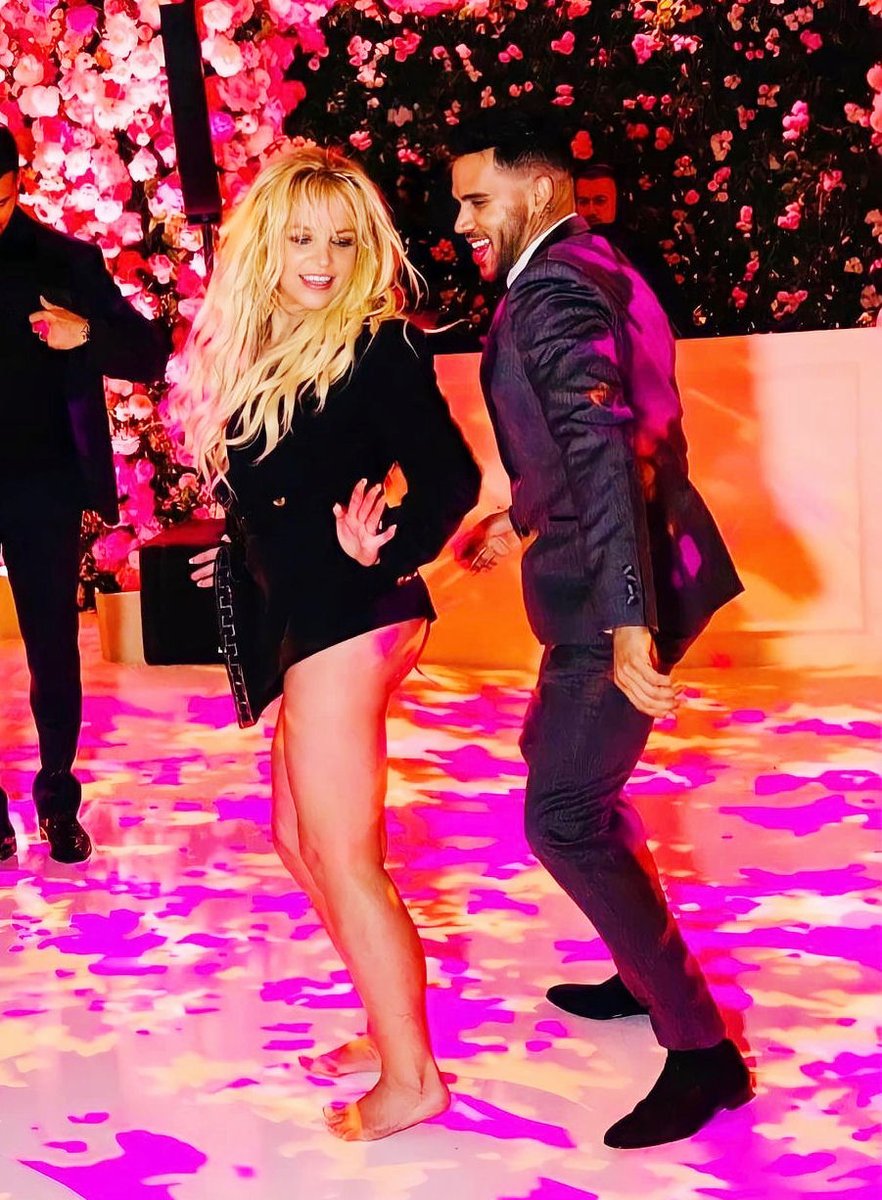 Aaron 🩵 tweet media