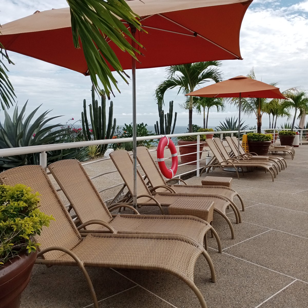 MarriottPlayaG's tweet photo. Regálale a papá una estadía insuperable en nuestras instalaciones. Consulta a través de nuestro WhatsApp la tarifa especial en su día.
Incluye geniales obsequios.

¡Los esperamos!

#Marriott #MarriottPlayaGrande https://t.co/oDWPqLmUQx