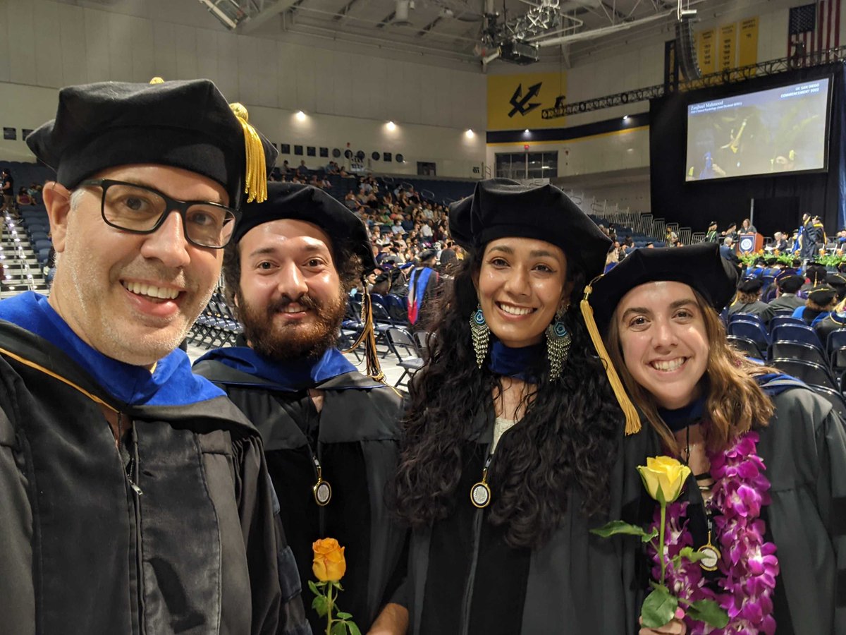 PaesaniLab's tweet photo. How it started, how it's going... Congrats Dr. @KellyHunter19, Dr. @kartik_lakshmi, and Dr. Teri Lambros!
#rigorouspreciseandfun #OnceAPirateAlwaysAPirate
@UCSanDiego @UCSDPhySci @UCSDChemBiochem @SDSC_UCSD @ucsdgraddiv @ucsdgradlife @PhDVoice https://t.co/NmCKif91Le