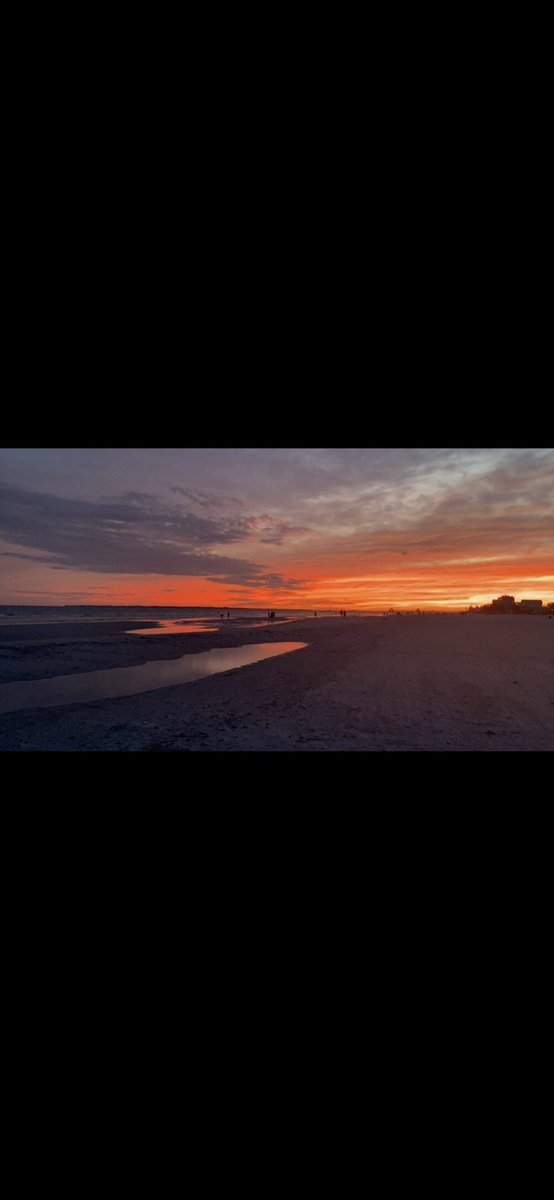 KayzleeB's tweet photo. Take me back to Florida cause I think all the actual bullshit in life paused..😅 https://t.co/Mjt3xCyB3X