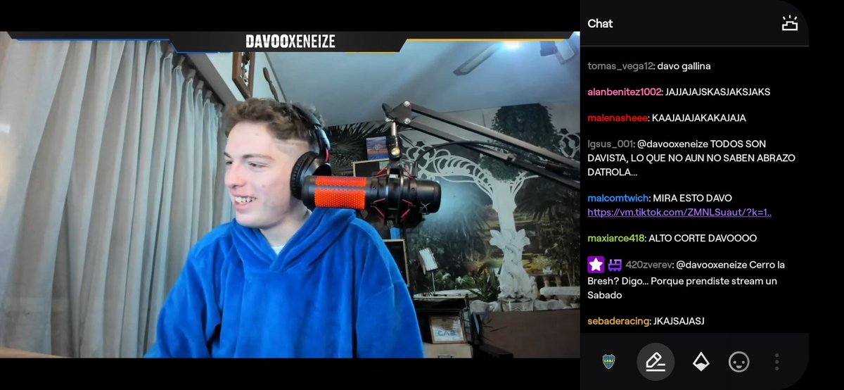 por favor que divertido los streams de <a href="/DavooXeneizeJRR/">Davoo Xeneize</a> te amo por siempre
