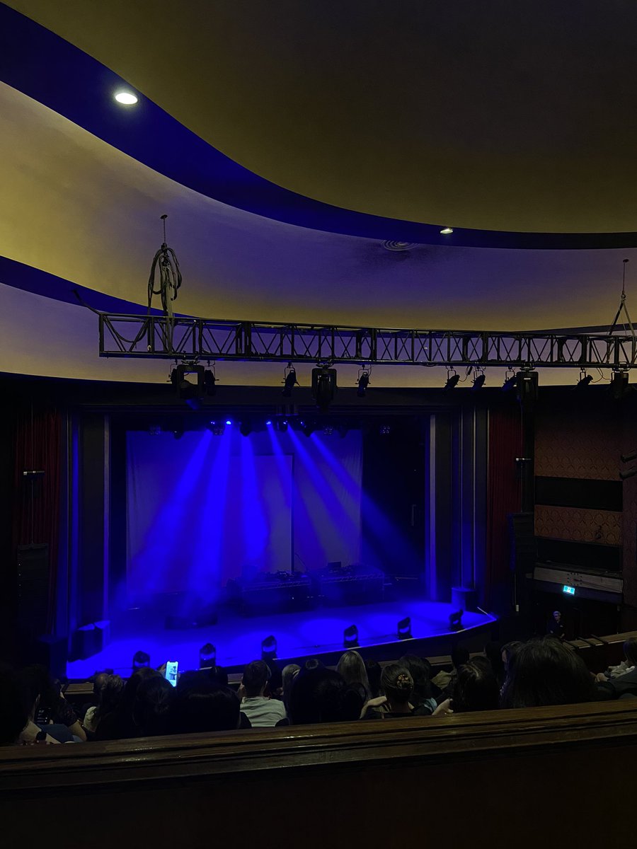 xquared_design's tweet photo. At Yann Tiersen show, hoping to crib some visualization ideas. https://t.co/uLGJf7A2UW