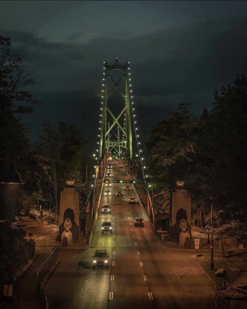 cktkwok's tweet photo. @BraydenCreation Hope everyones weekend is going well as Saturday is winding down! Here is a night shot in #Vancouver #Canada https://t.co/p0gOP8PFK3