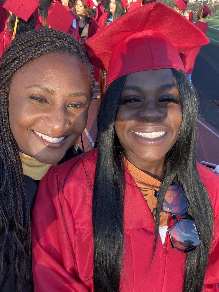 Kisa Hendrickson tweet media