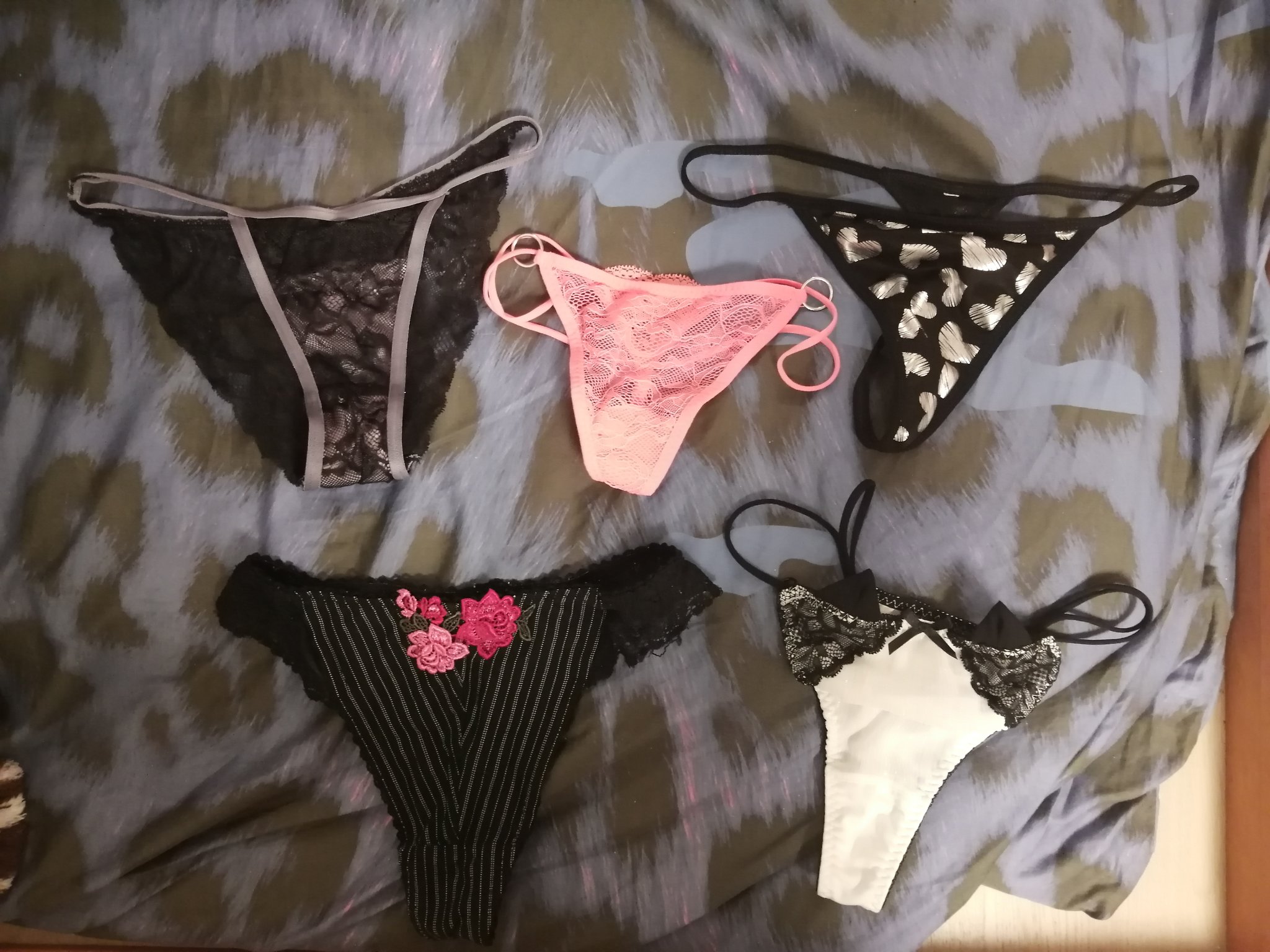 洗濯下着フェチ 同棲していた元カノのパンティ売ります 下着フェチ、マニアの方まとめて安くでいかがですか？  画像以外にもその他ありますのでまとめてお付けします 需要なければゴミにします。 #下着売り #キャバ嬢 #水商売 #ギャル #tバック #洗濯済 # 下着フェチ #下着マニア ...