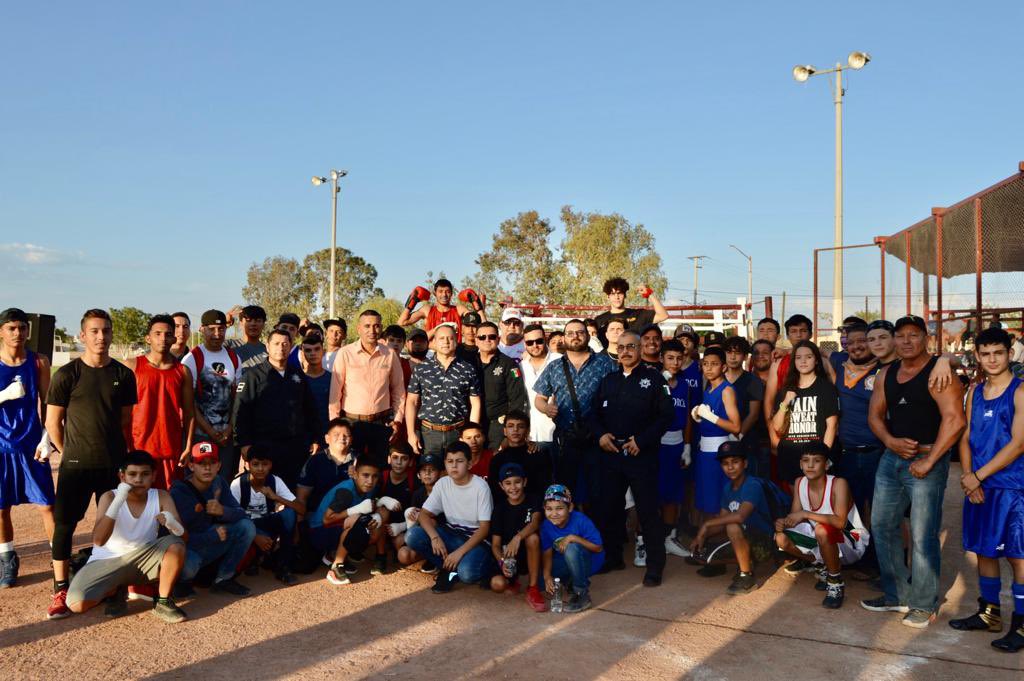 zavala_fco's tweet photo. #Altar Un éxito 1er #TorneoBox donde jóvenes y sus familias convivieron en sana competencia con pugilistas de Caborca, Pitiquito, y anfitrión Altar. 

Estamos seguros en @SonoraSeguridad que el deporte es un aliciente para alejar a los jóvenes de las drogas y la delincuencia!! 🥊 https://t.co/ZJdYbjr5py