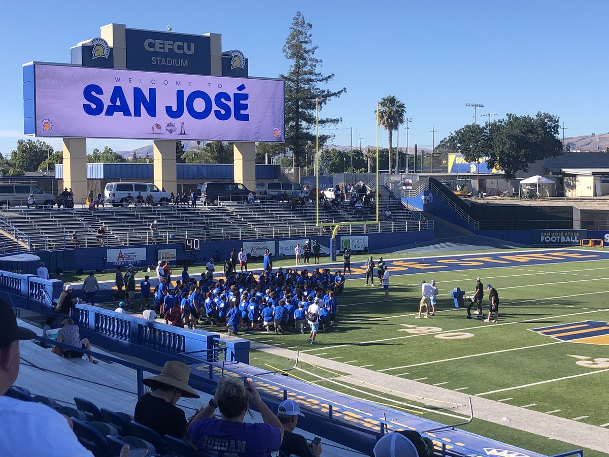 J_Muniz97's tweet photo. Had a great time at the @SanJoseStateFB Lineman camp today, thank you to @CoachBrennan for having this event!! @CoachDGraves7 @CoachARamos209 https://t.co/kcMekNkfk0