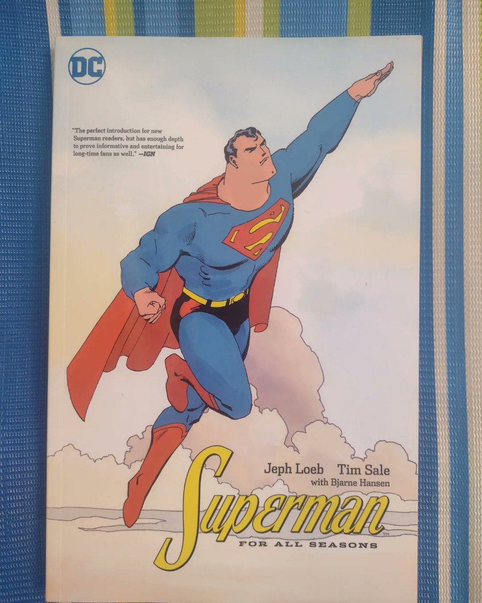 laesferacomics's tweet photo. Hoy en #LecturaNocturna estamos leyendo #Superman For All Seasons' Fantástico guión de Jeph Loeb y terribles dibujos de Tim Sale.
¿Ustedes qué están leyendo? Comenten o suban foto de su Lectura Nocturna en los comentarios de esta publicación. #laesferacomics #dccomics https://t.co/pTE6wUS1Ym